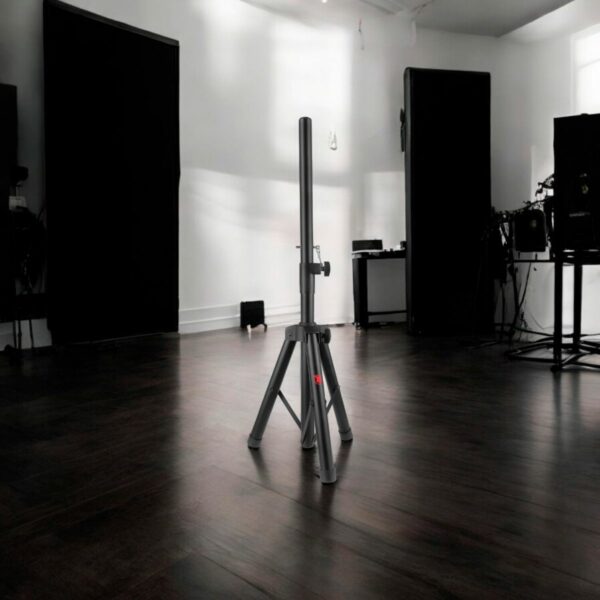 Tripie para Bafle de 8" 12" y 15" hasta 35kg Altura Max. 1.06m